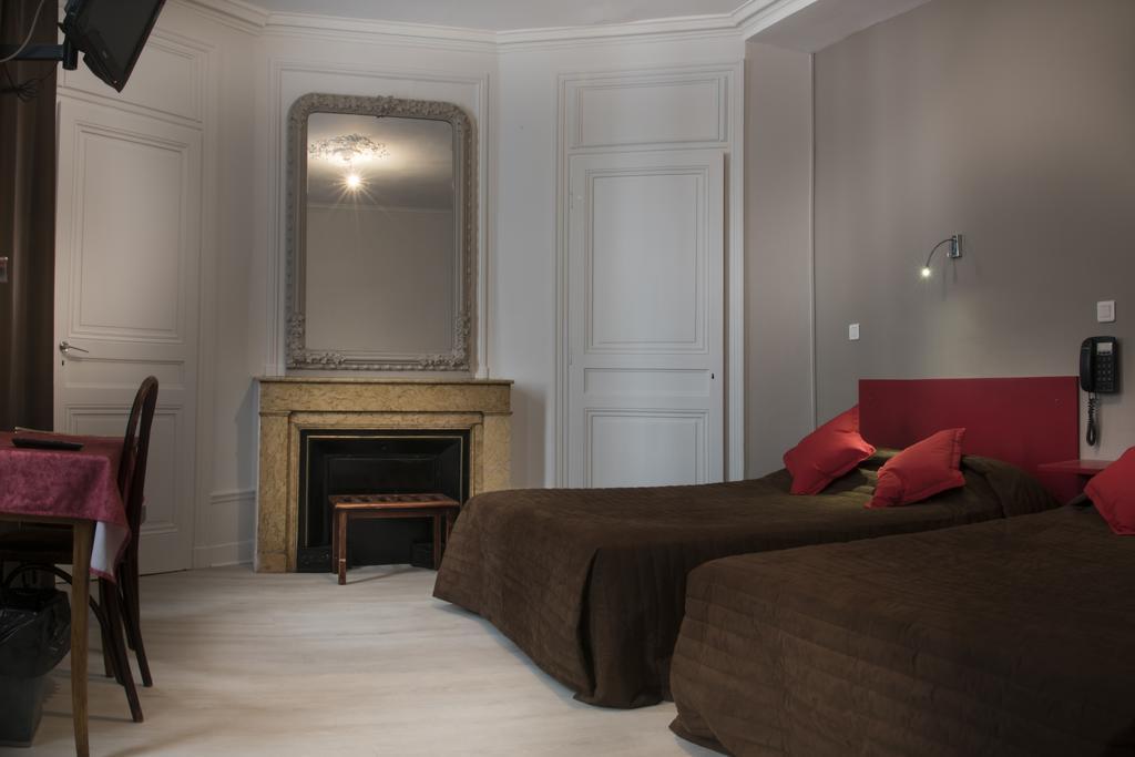 Hotel Moderne Lyon Bagian luar foto